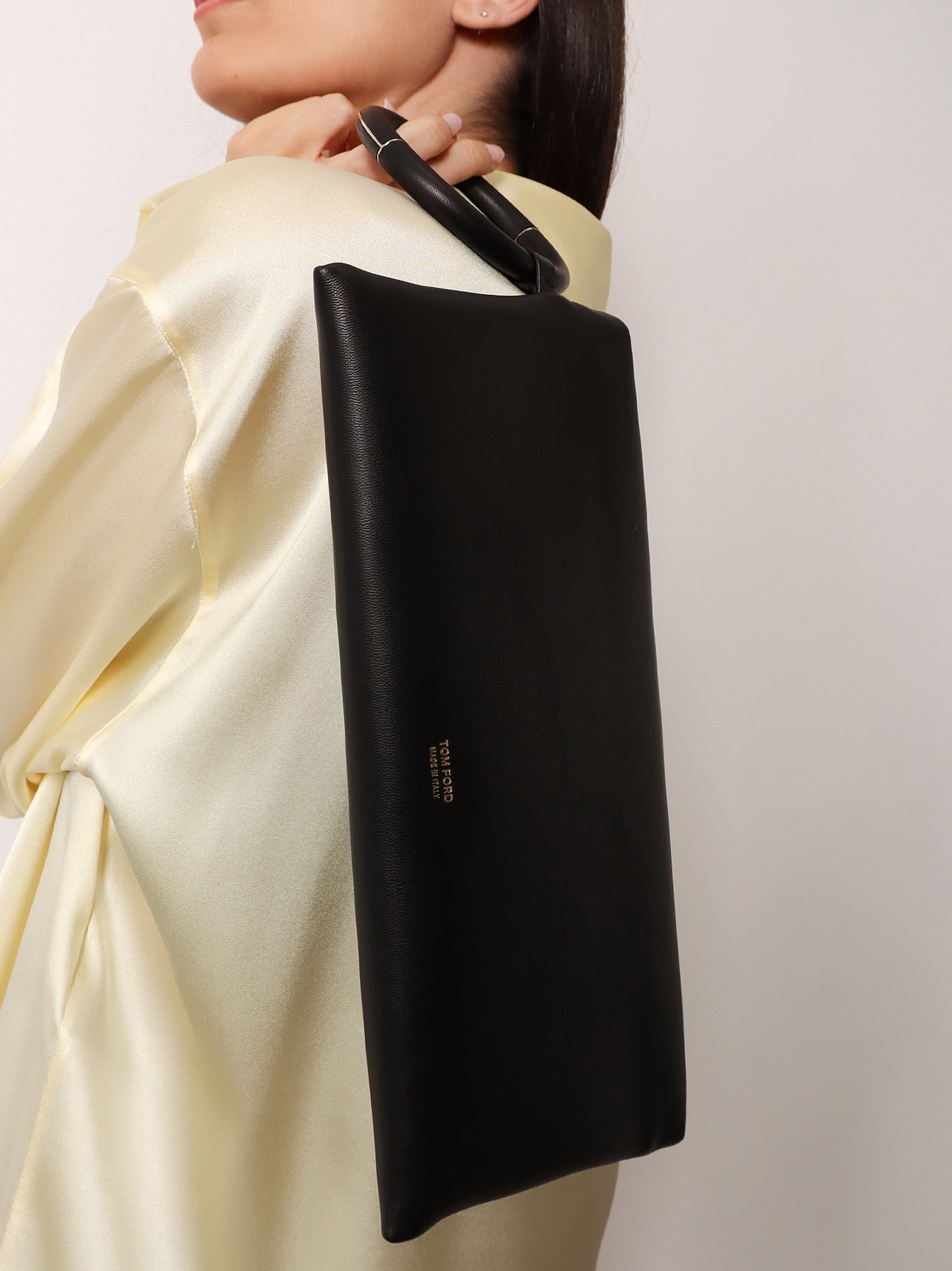 Aura leather clutch bag with lettering logo on the front - Image 2