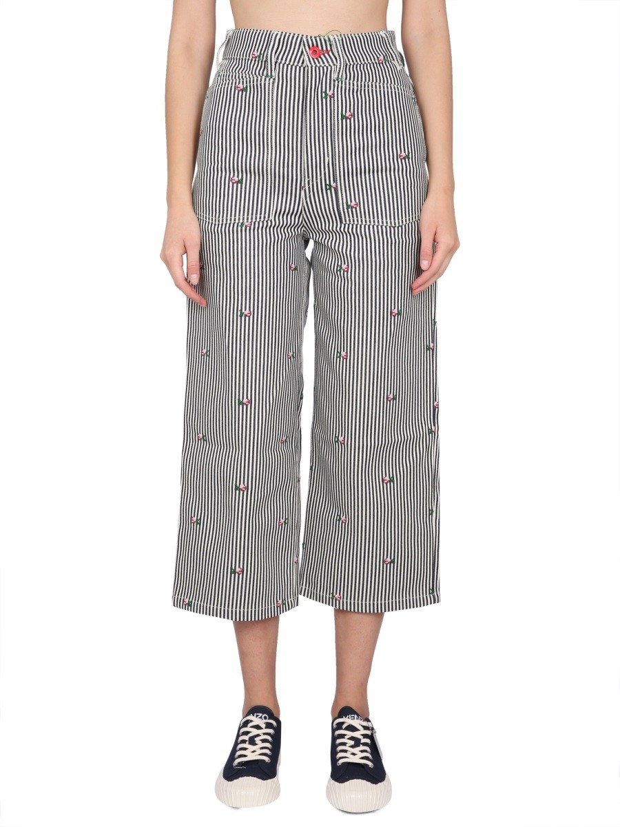 CROPPED FIT JEANS