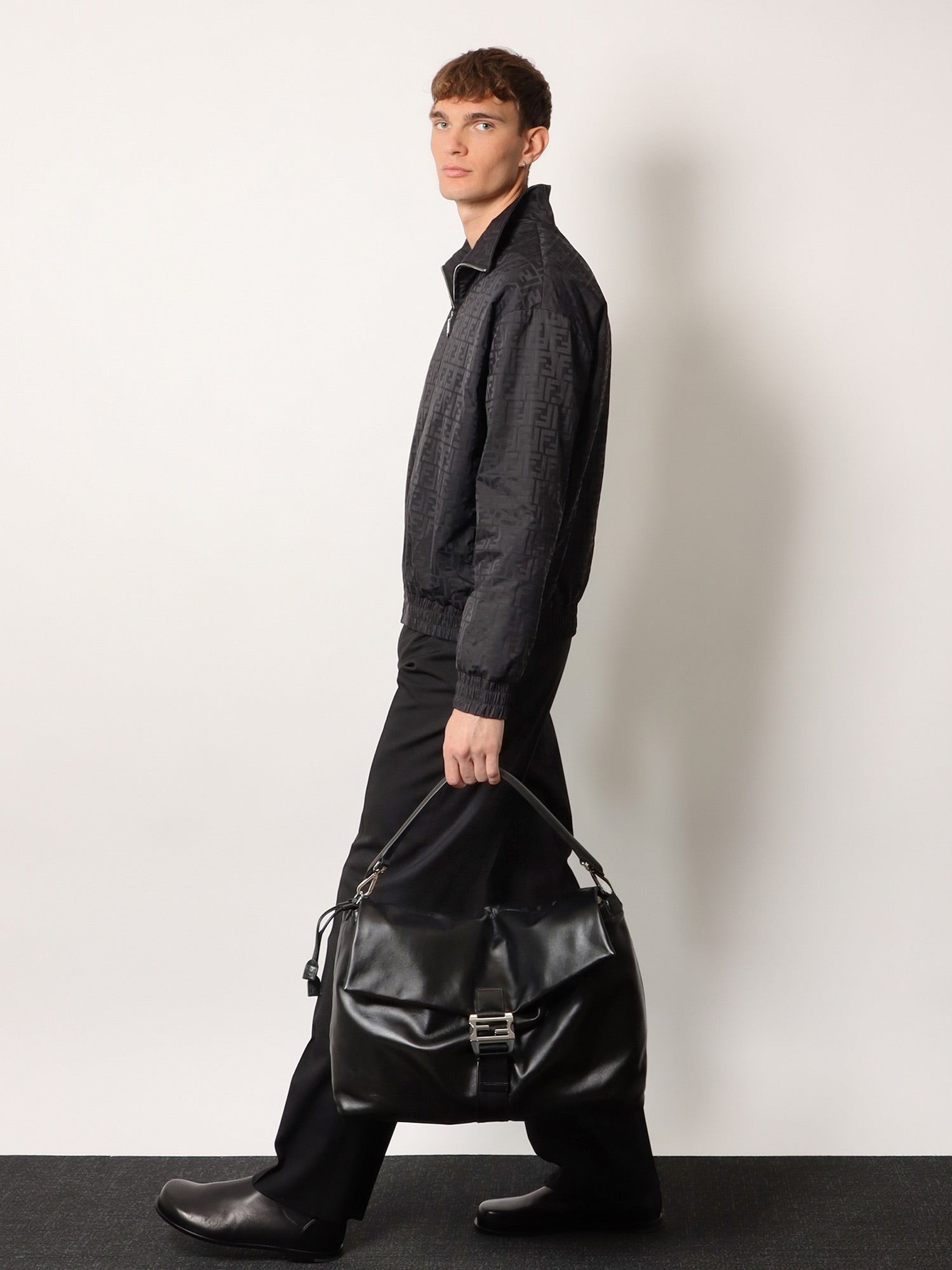 Fendi Flux Maxi Messenger leather crossbody bag - Image 2