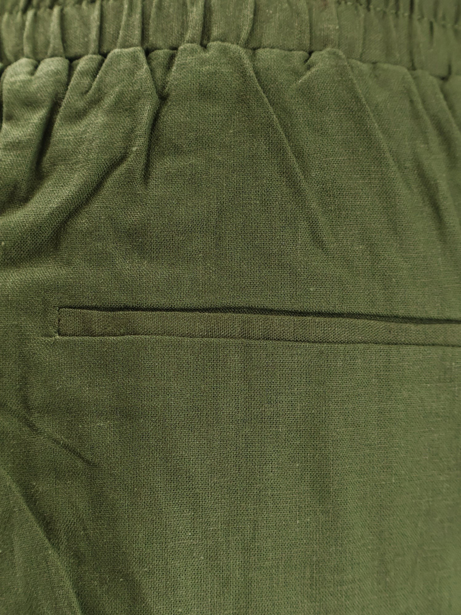 Green heart tapestry embroidered lenzing™ ecovero™ euroflax™ shorts - Image 5