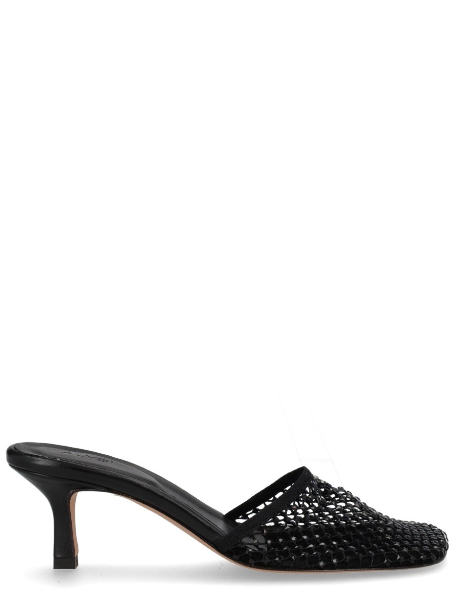 HEELED SHOE