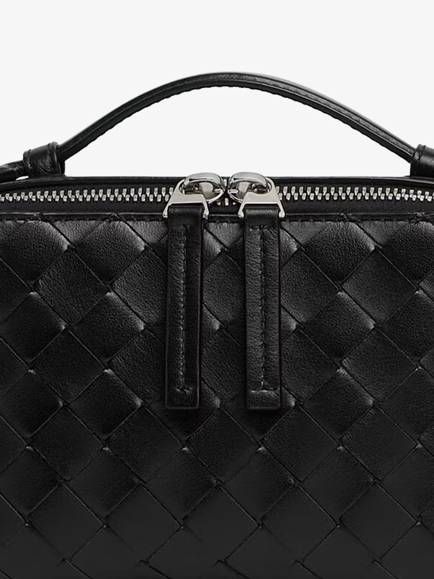 Leather clutch bag with Intrecciato motif - Image 4
