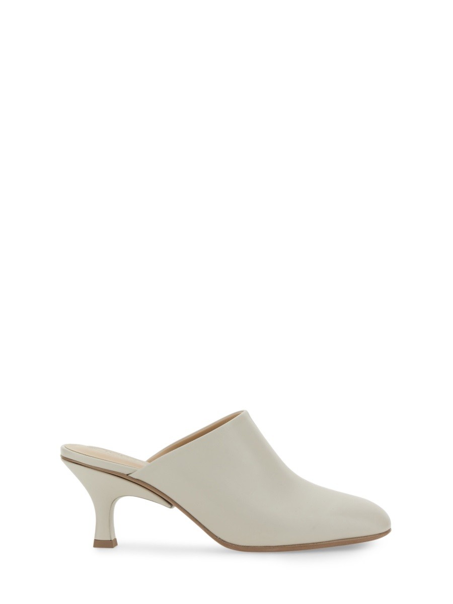 LEATHER SANDAL