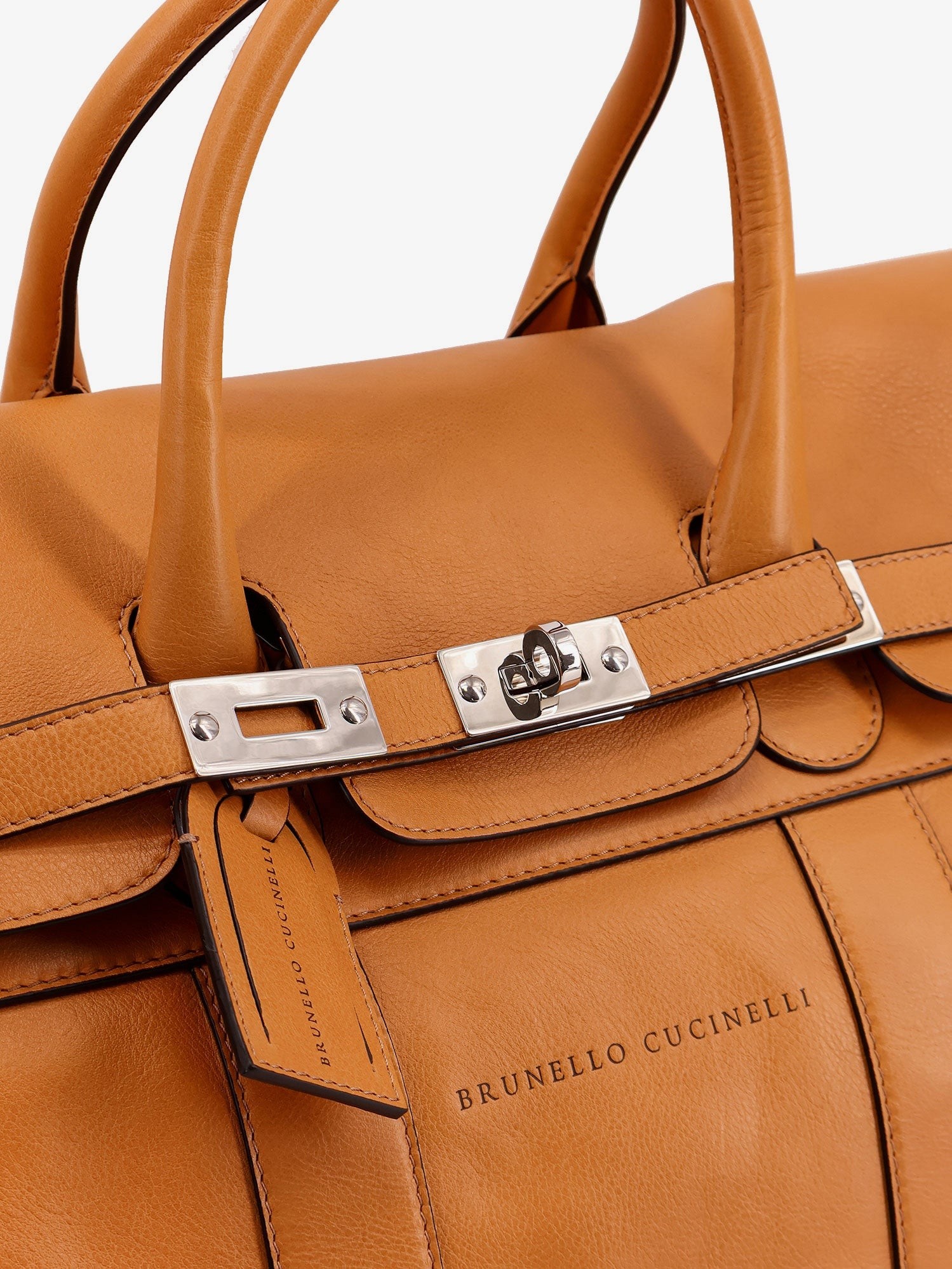 Leather travel bag with engraved logo on the front - Image 5