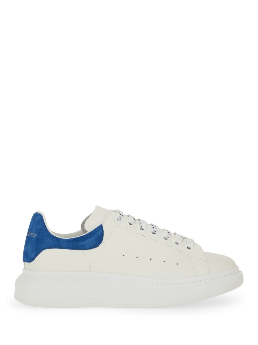 OVERSIZED LEATHER SNEAKER