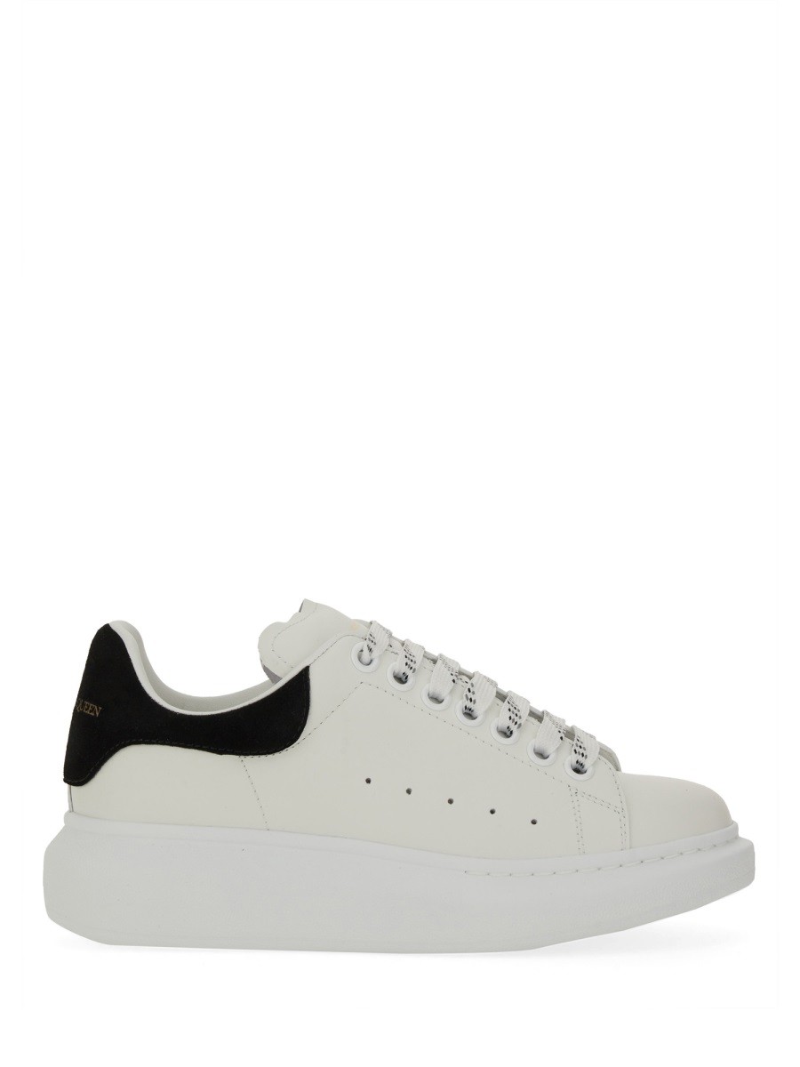 OVERSIZED SNEAKER