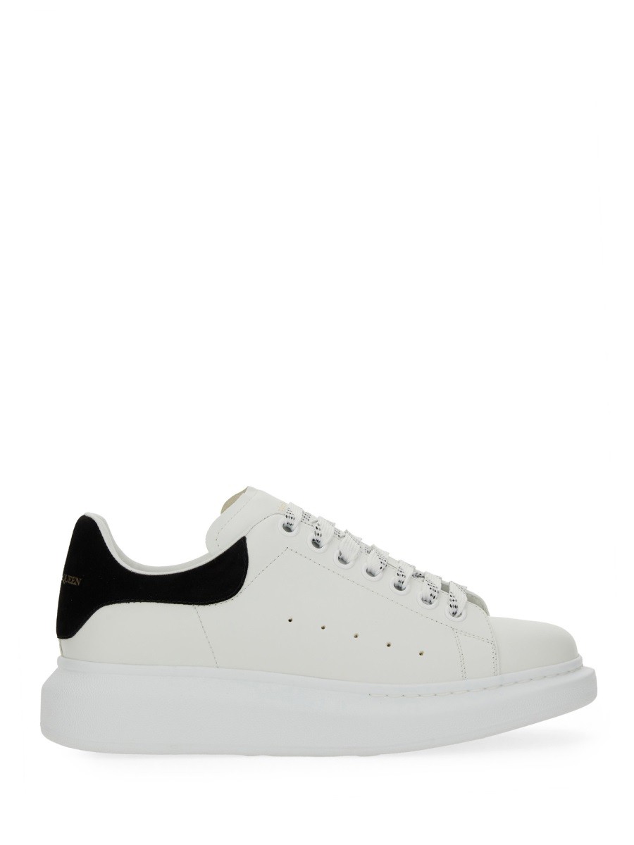 OVERSIZED SNEAKER