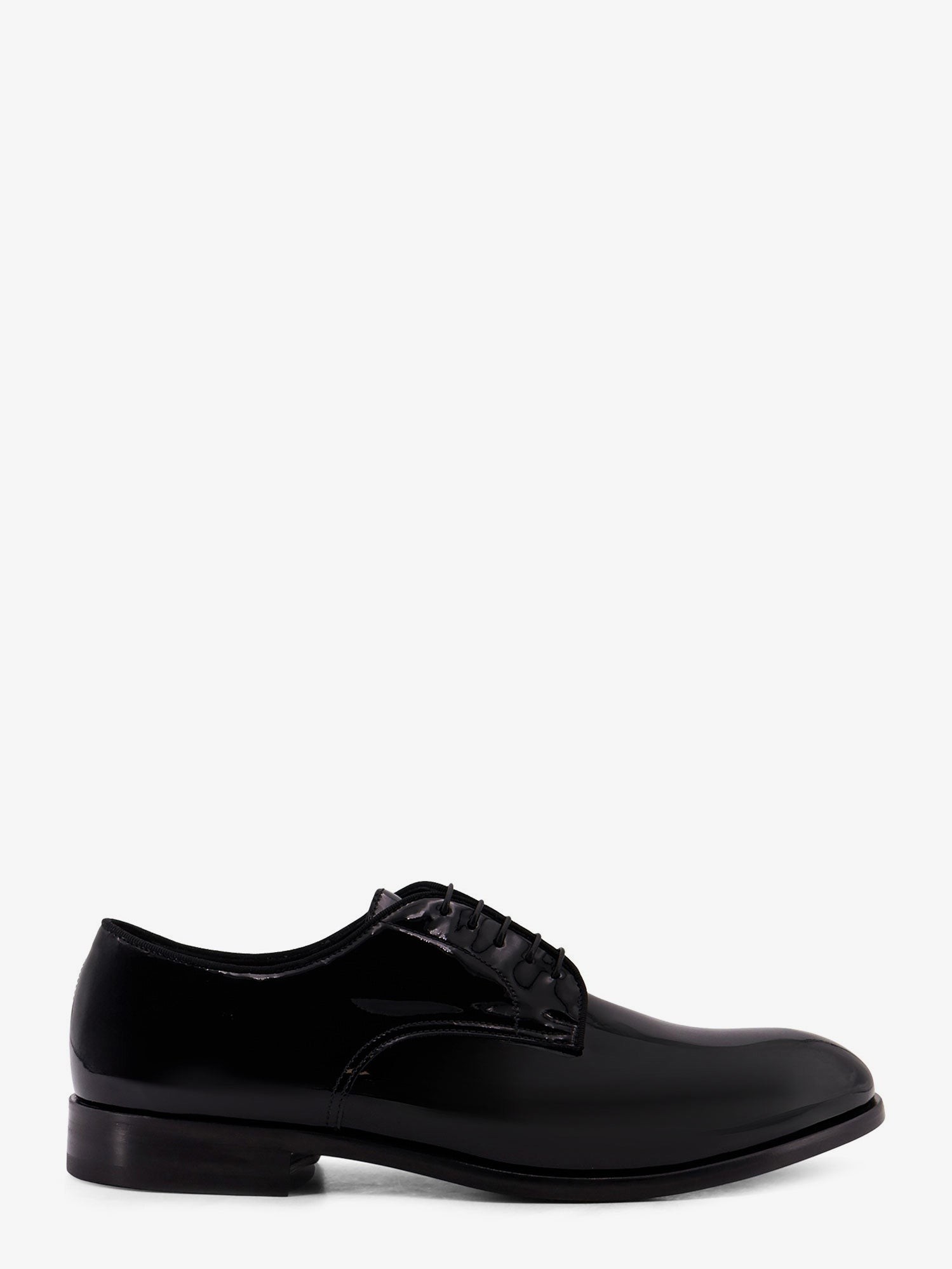 Patent leather lace-up
