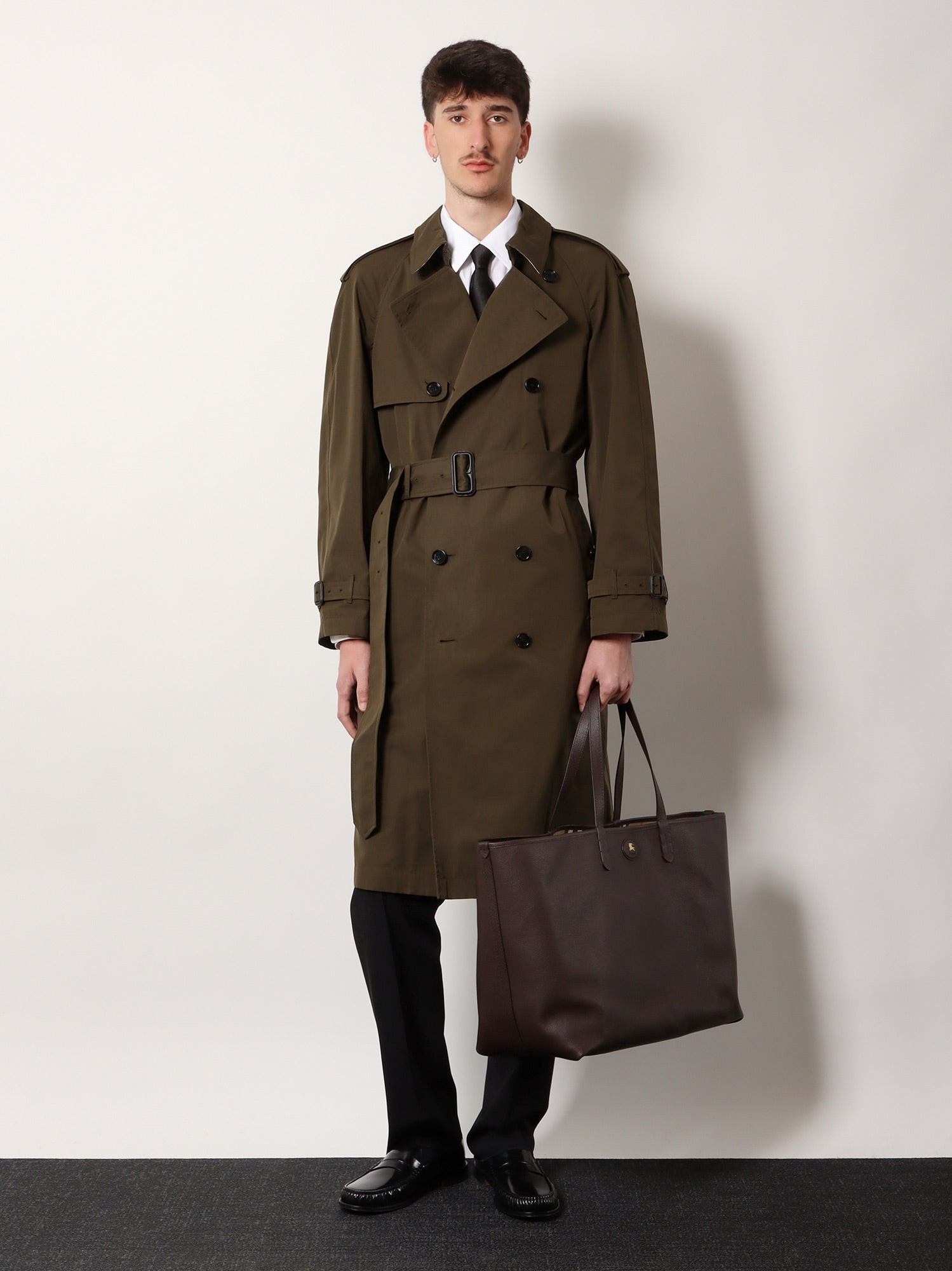 Reversible shopping bag with check pattern - Image 2