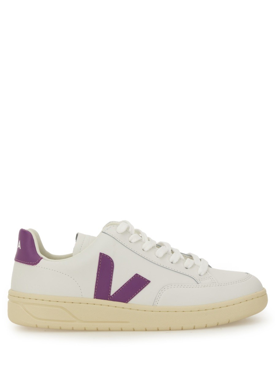 SNEAKER "V-12"