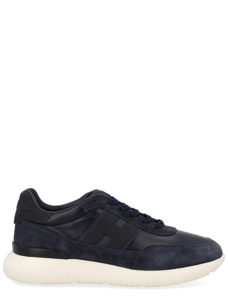 SUEDE SNEAKER