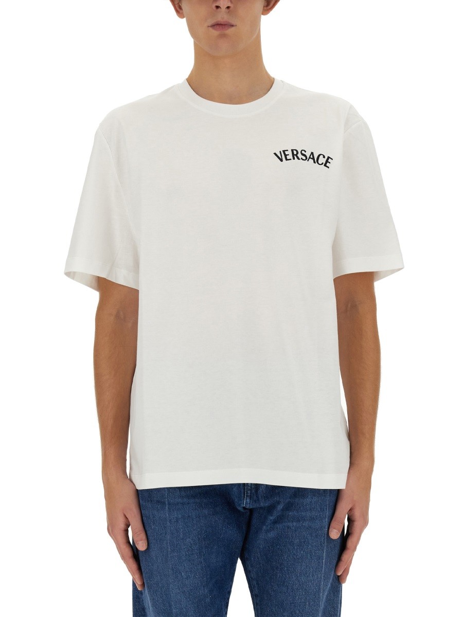 T-SHIRT WITH LOGO