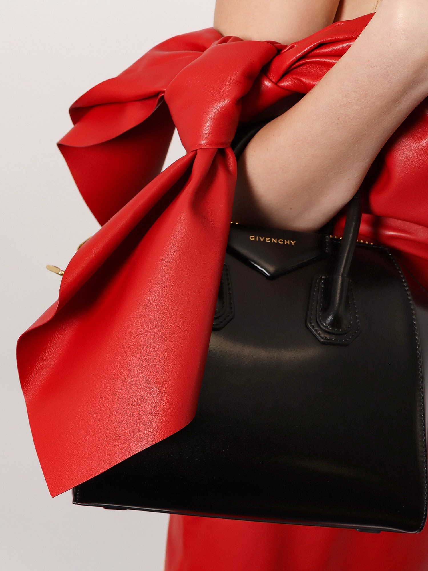 Antigona Mini leather crossbody bag - Image 2