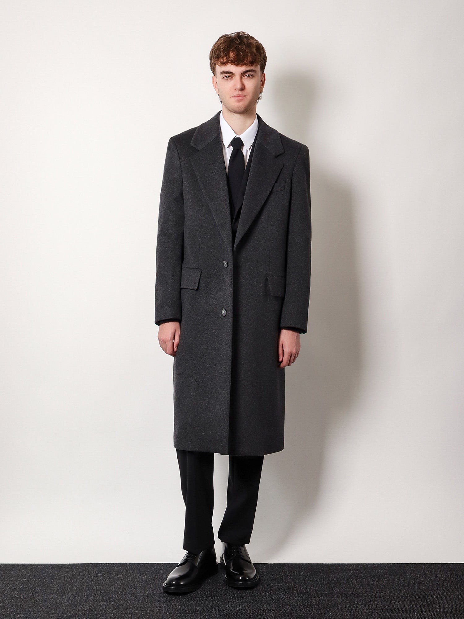 Cashmere coat with satin lining - Image 2