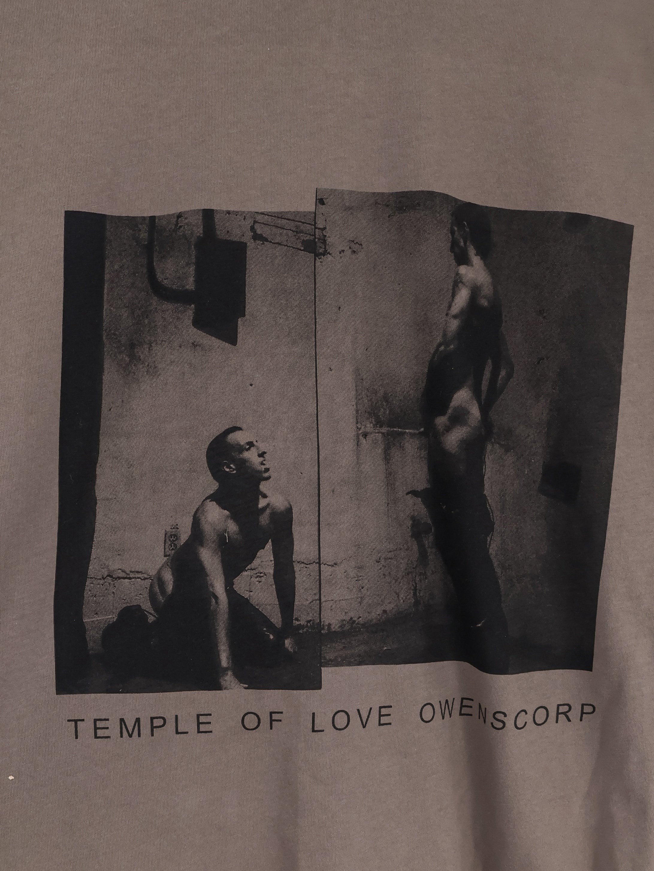 Cotton T-shirt with Level print on the front - Image 3