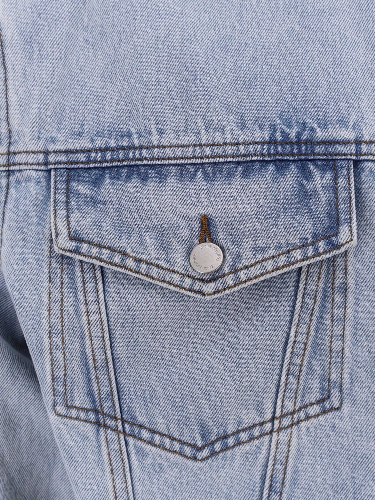 Denim jacket with padded shoulder pads - Image 3
