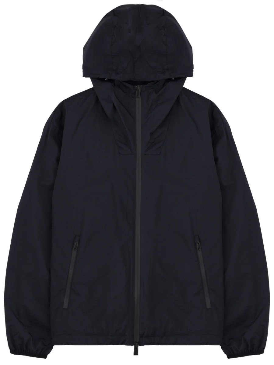 GIACCA CON ZIP E CAPPUCCIO