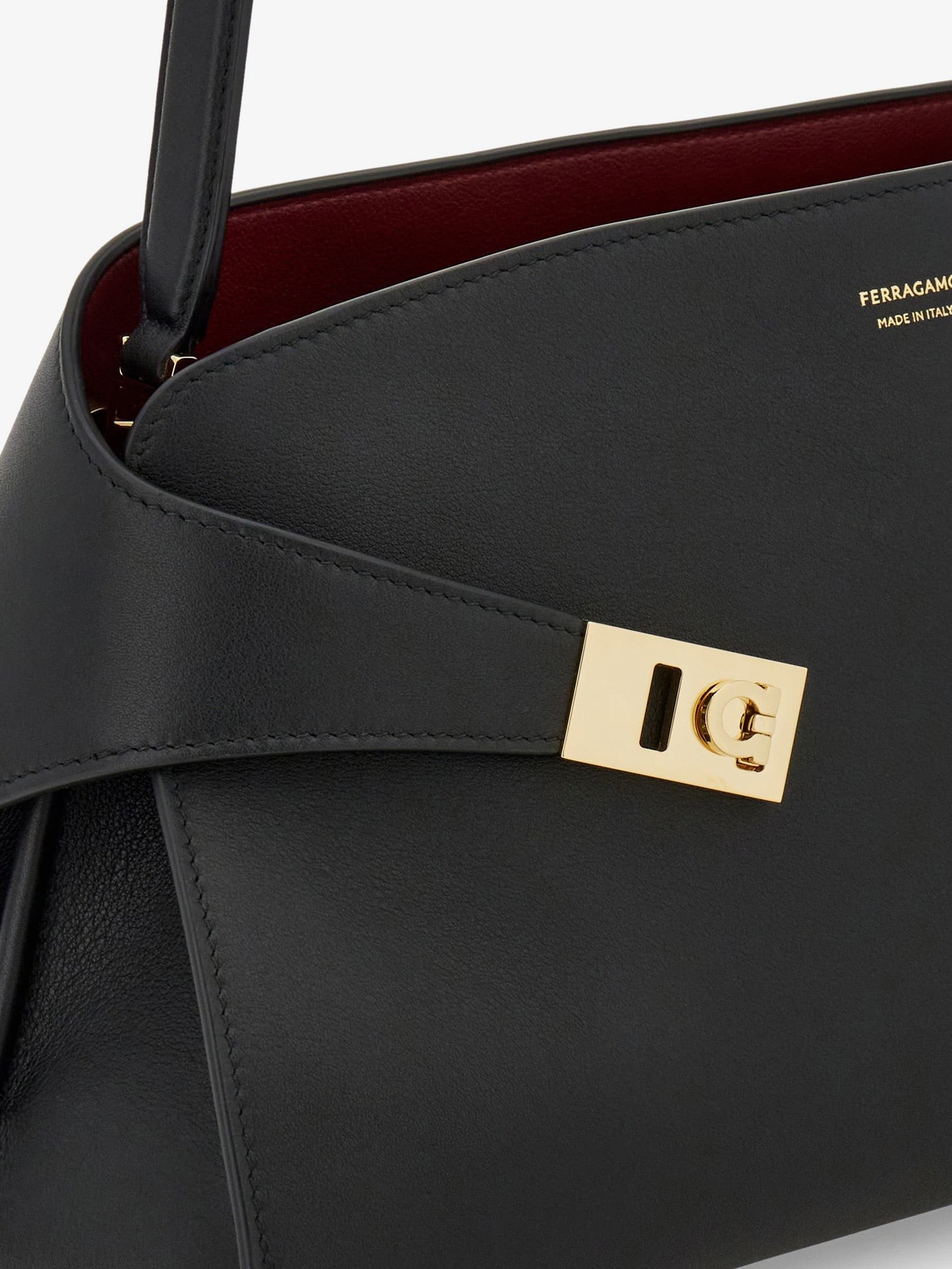 Hug Soft M leather shoulder bag - Image 4
