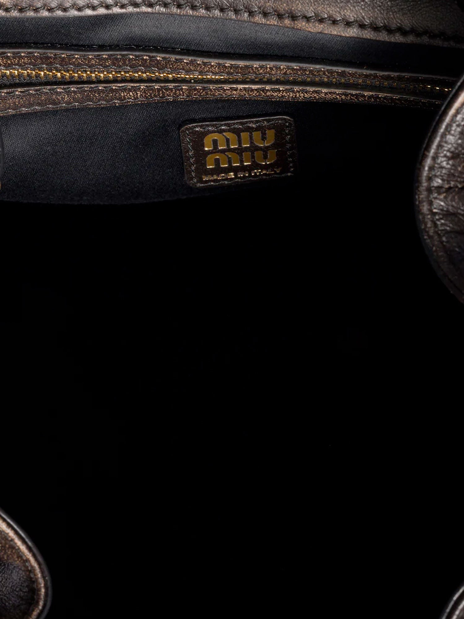Leather backpack with a vintage effect - Image 4