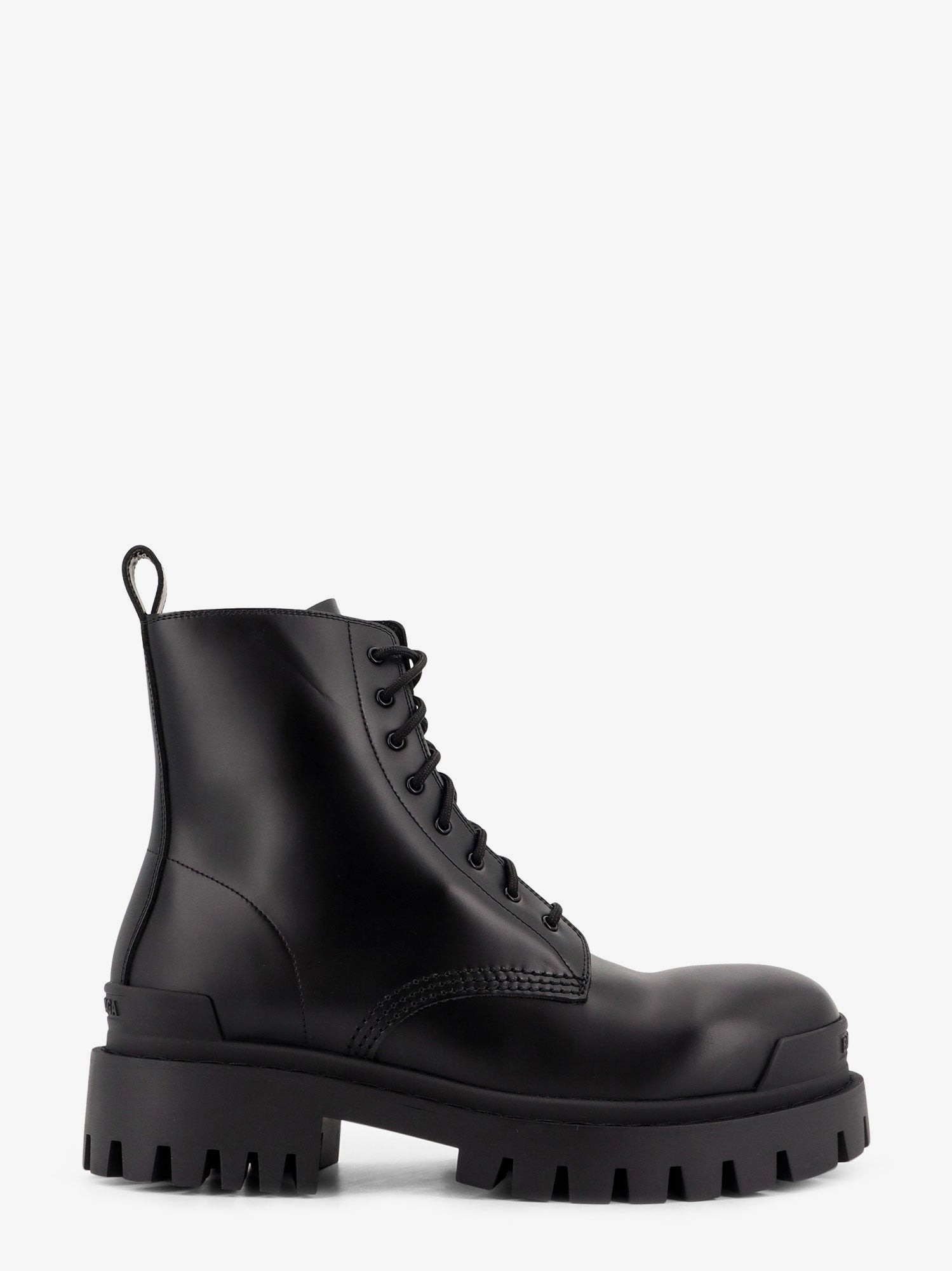 Leather boots with maxi rubber sole