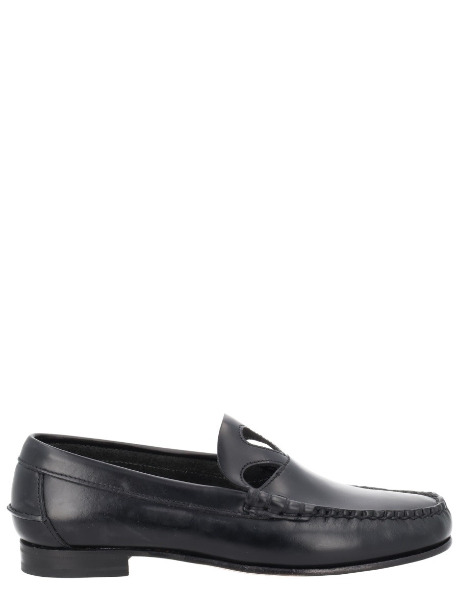 MOCCASIN WITH CUT-OUT DETAIL