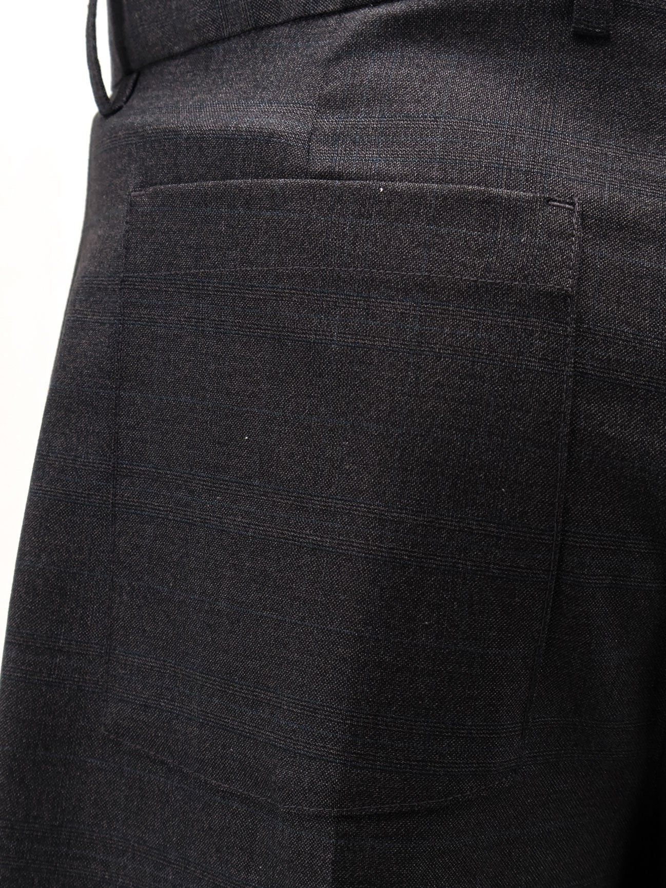 Pleated wool and silk bermuda shorts - Image 3