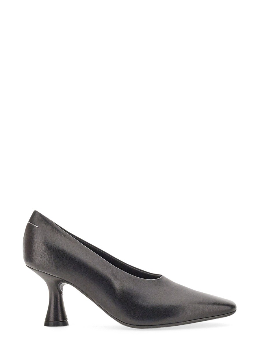 PUMP IN LEATHER
