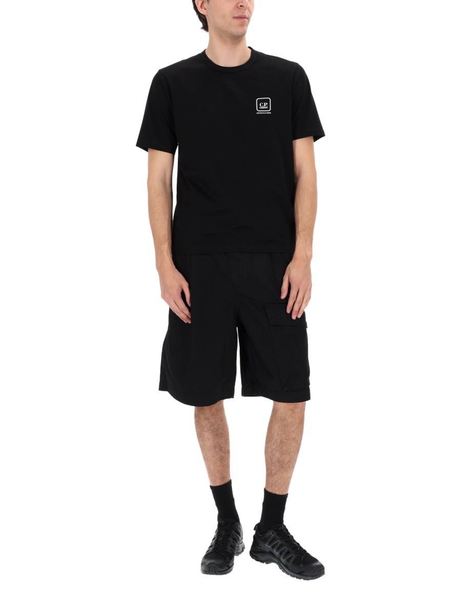SHORTS CARGO CON PATCH LOGO - Image 2