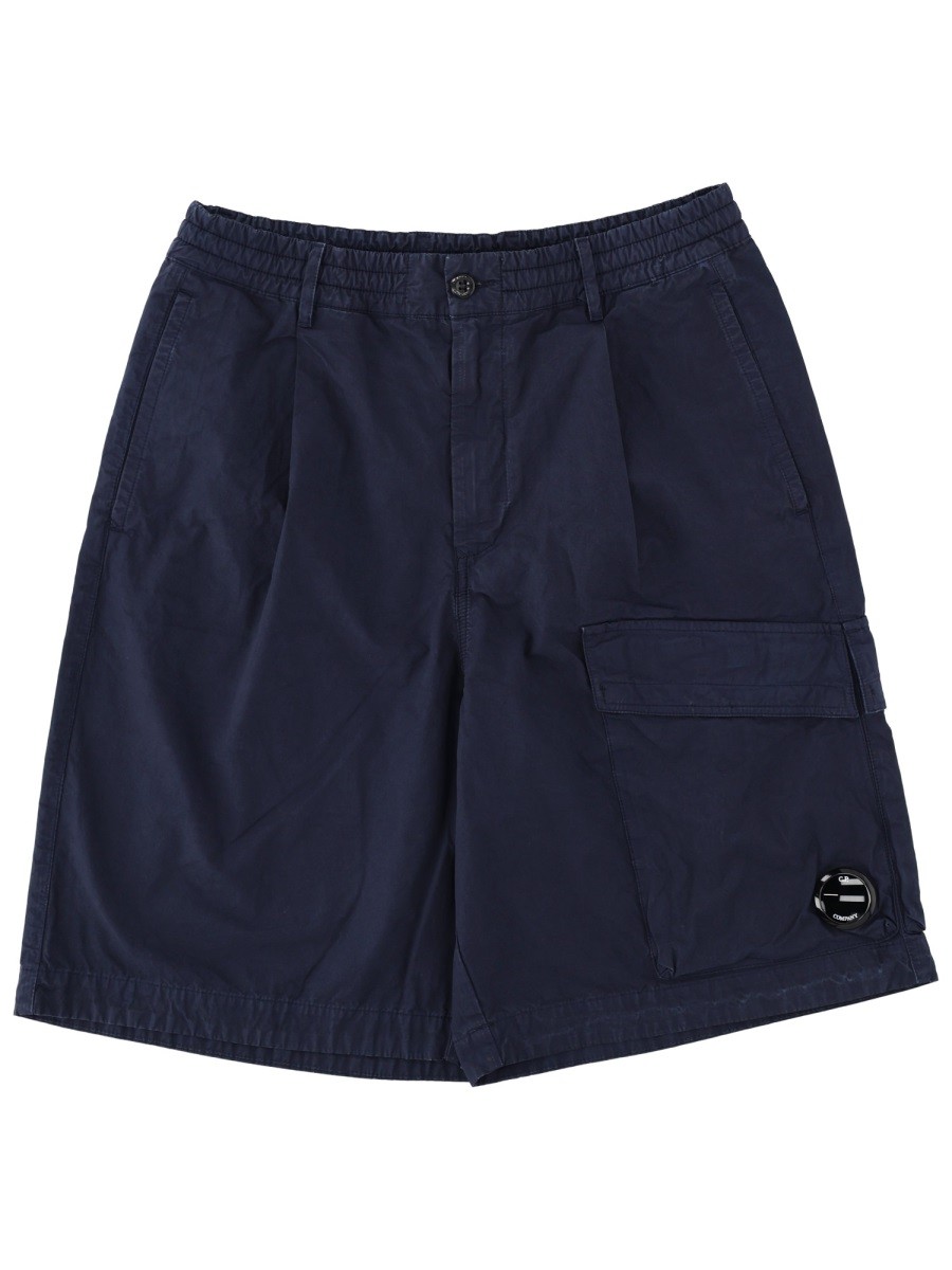 SHORTS CARGO CON PATCH LOGO