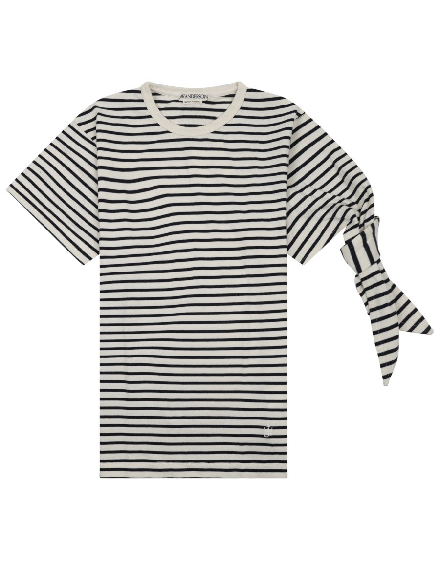 T-SHIRT CON NODO