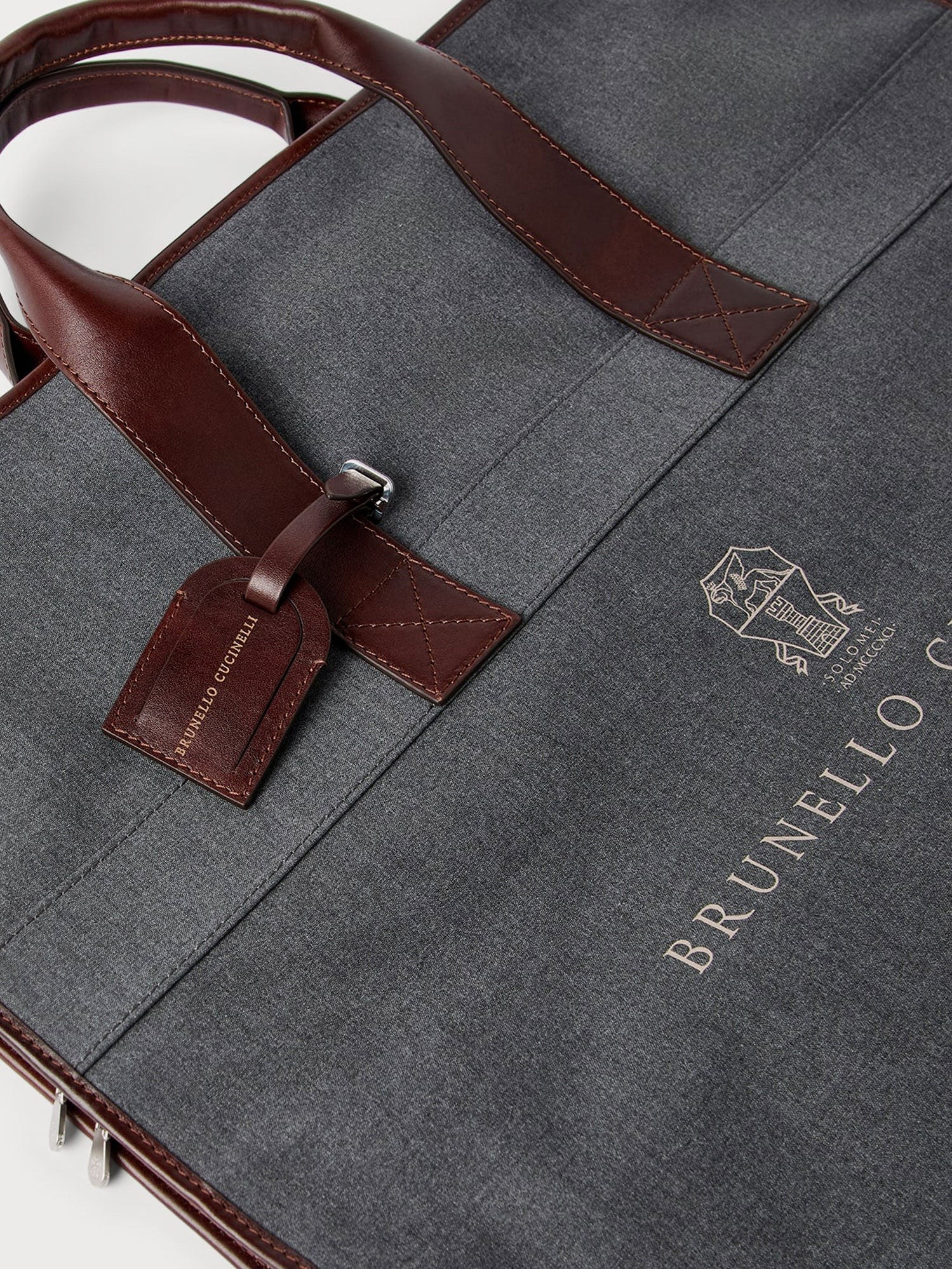 Technical fabric and leather garment bag - Image 4